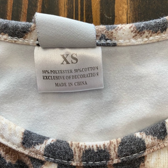 Leopard and Tie-Dye Ruffle sweatshirt. Girls size (XS) 12-18 months - Picture 5 of 7